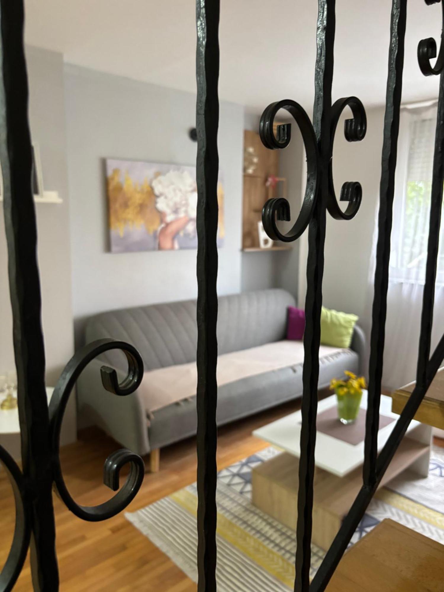 Mia'S Duplex Apartment 斯科普里 外观 照片